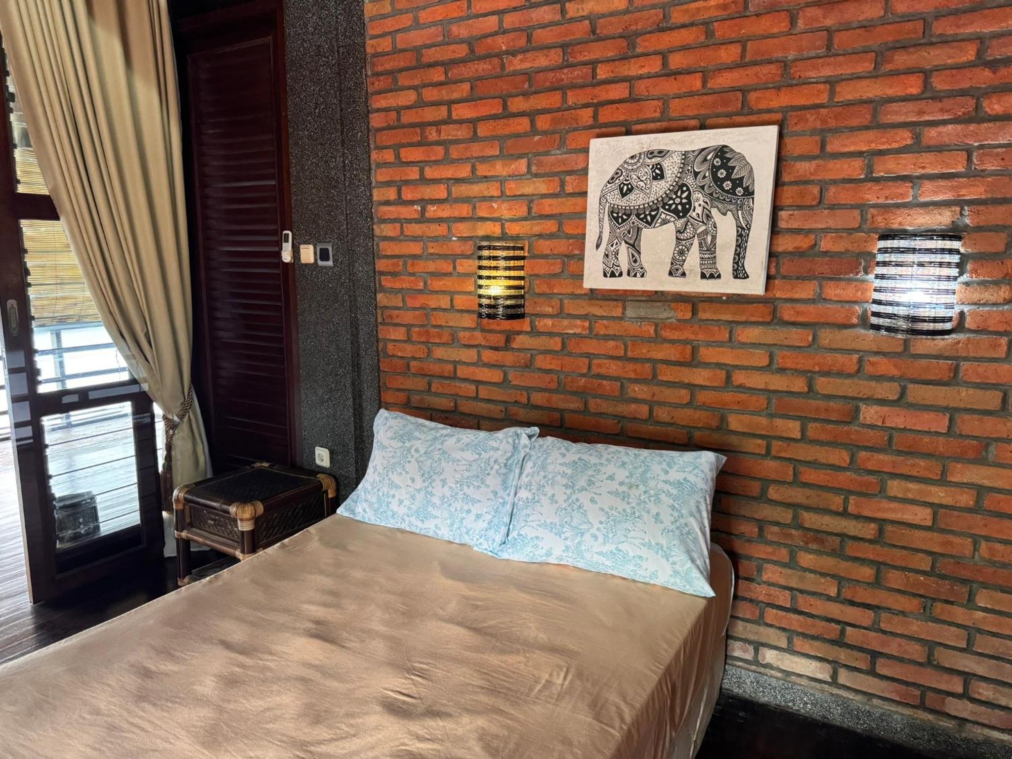Giri Hill Homestay 努沙杜瓦 外观 照片
