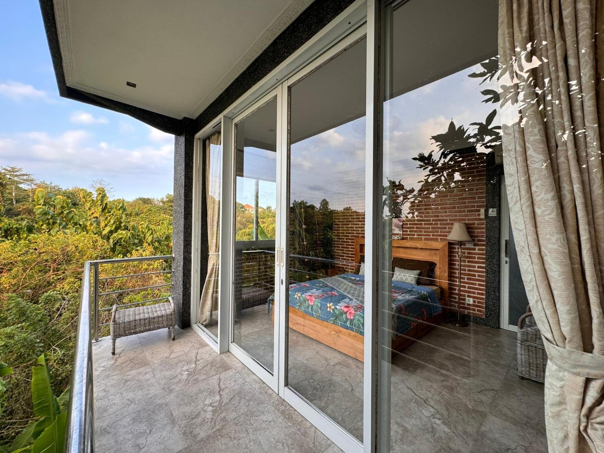Giri Hill Homestay 努沙杜瓦 外观 照片