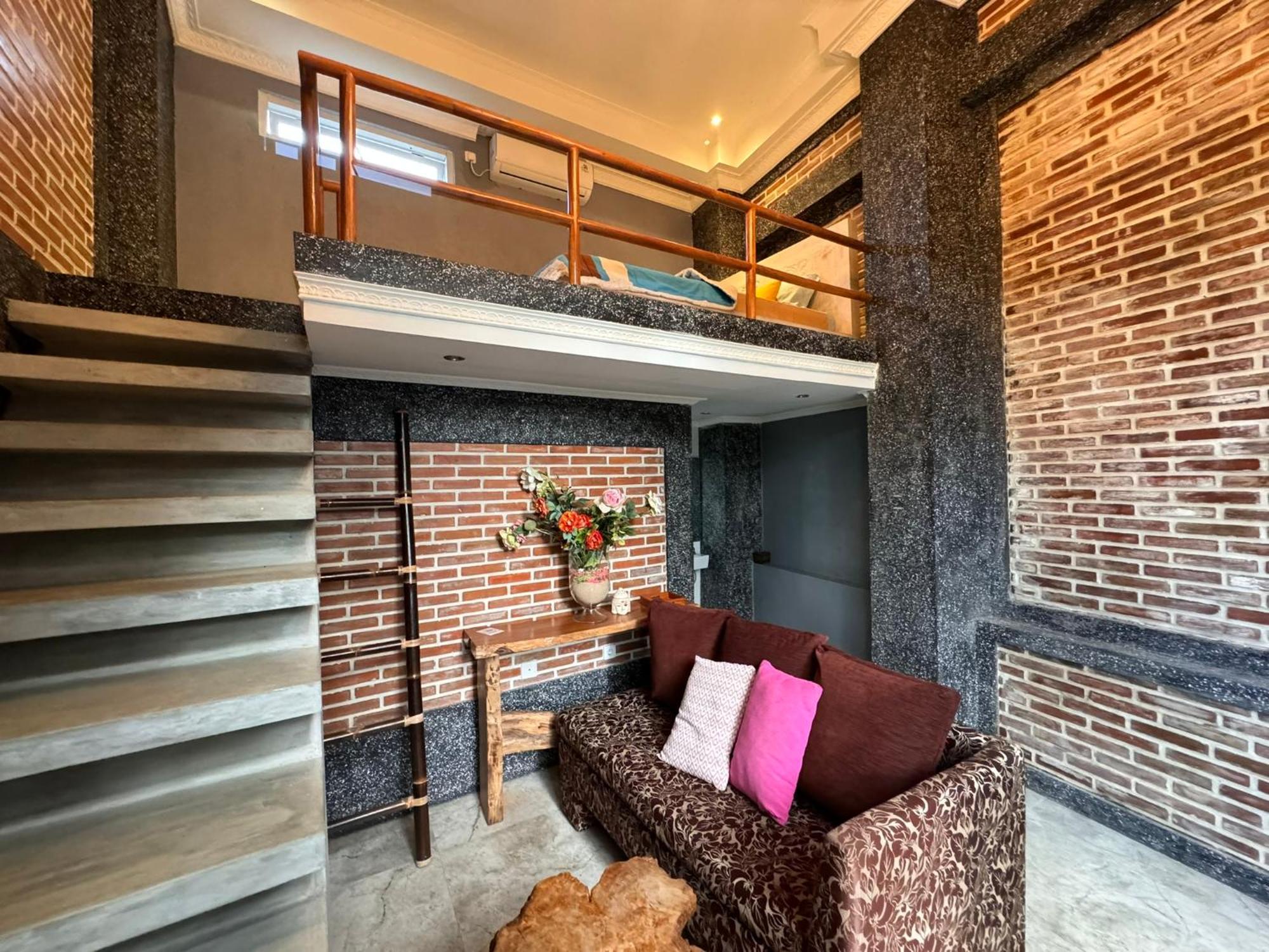 Giri Hill Homestay 努沙杜瓦 外观 照片